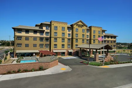 Oxford Suites Paso Robles Отели рядом с достопримечательностью «PARK STREET GALLERY»