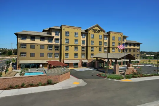 帕索羅伯斯牛津套房酒店