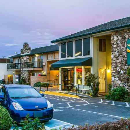 Quality Inn & Suites Silicon Valley Отели рядом с достопримечательностью «Сантана Роу»