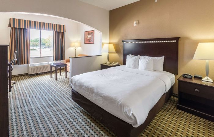 Quality Suites, Ft Worth Burleson