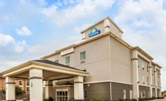 Days Inn & Suites by Wyndham Mineral Wells