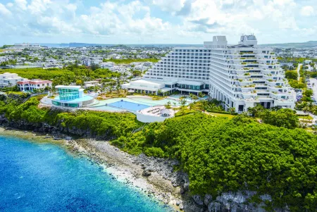 RIHGA Royal Laguna Guam Resort Отели рядом с достопримечательностью «Тамон Бич»