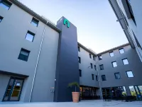Campanile Marseille Est - Aubagne Các khách sạn gần Stade de Lattre de Tassigny