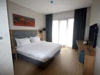 Tryp by Wyndham Istanbul Atasehir Hotels near Asian Side