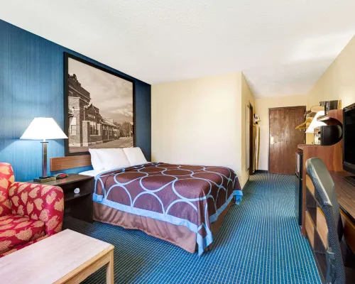 Super 8 by Wyndham Hutchinson Hotels in Reno County