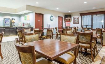 Comfort Suites