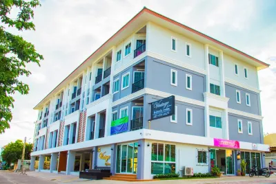 The Vintage Residence Отели рядом с достопримечательностью «Paradise Ocean View Condominium»