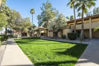 The Avenida Condominiums Hotels near Casa Grande Neon Sign Park