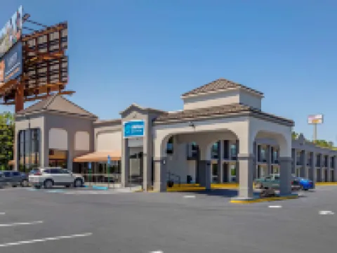 Clarion Pointe McDonough Hotels in McDonough