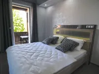 Nanis Hotel & Appartements