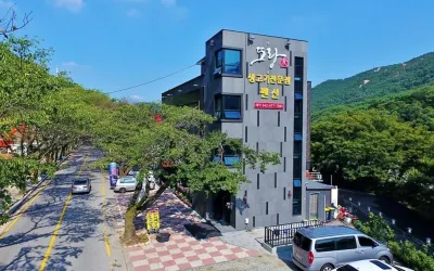 Gyeryongsan Donghaksa Toranga Pension Hotels in Gongju-si