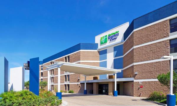 Holiday Inn Express & Suites Phoenix-Tempe by IHG