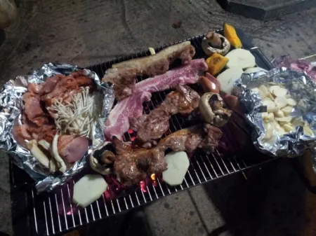 Goesan, Cheongcheonsu, Mokwon. Warrant Pension Отели рядом с достопримечательностью «Shinpoong Hanji Maeul»