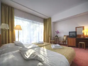 Két Korona Konferencia és Wellness Hotel