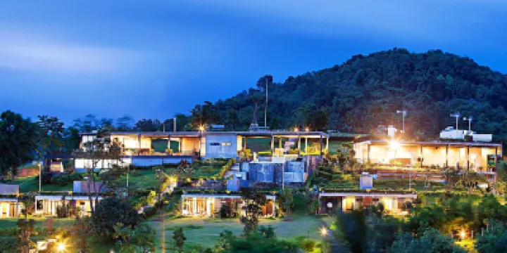 Veravian Resort Hotels near Kao Phang Ma