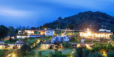 Veravian Resort Отели рядом с достопримечательностью «Wat Khao Phaeng Ma»