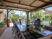 Albion Manor Hotels near Clayfield