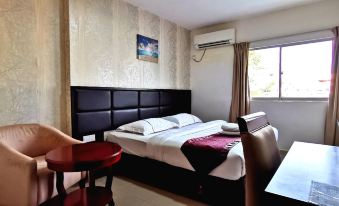 Hotel Holiday Karimun