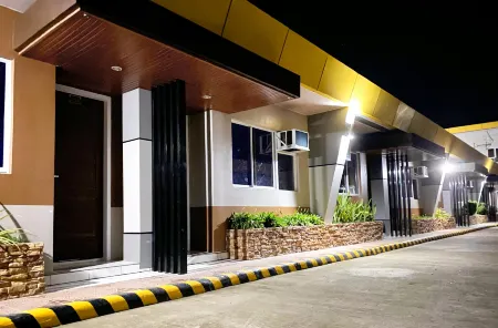 Ariano's Inn Отели рядом с достопримечательностью «Гейзано Бутуан»