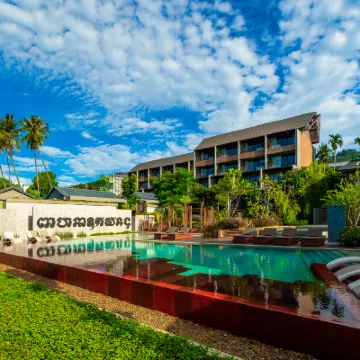 Thai Fight Hotel Отели рядом с достопримечательностью «Змеиная ферма»