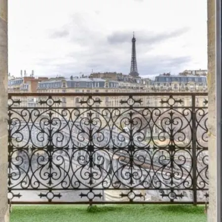 First Hotel Paris Tour Eiffel