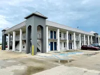 Super 8 by Wyndham New Iberia Hotels near Reserve at Squirrel Run