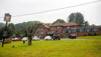 The Windmill Inn - Parking