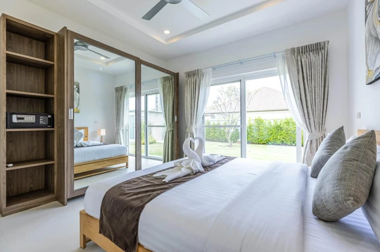 รูปภาพของPrivate 3 Bedroom Pool Villa (MS22)