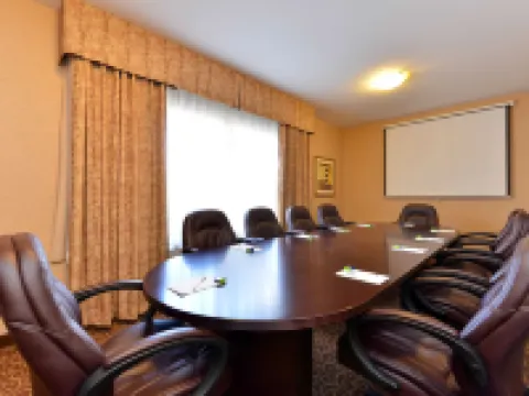 Hampton Inn & Suites by Hilton Edmonton International Airport Hotels in Leduc