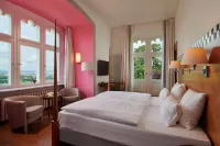 Schloss Eckberg Hotel und Restaurant Hotels in der Nähe von Brücke ins Nichts