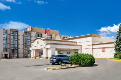 Red Lion Hotel & Conference Center Cheyenne فنادق في شايان
