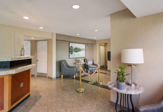 슈어스테이 호텔 야외 수영장 이미지