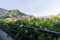 Sheraton Lake Como Hotel - Mountain view