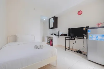 Stylish and Posh Studio Springlake Summarecon Bekasi Apartment by Travelio