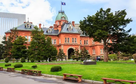 Comfort Hotel Sapporo Susukino Отели рядом с достопримечательностью «Shin Kotoni Shrine»