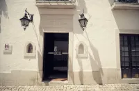 Rainha Santa Isabel - Óbidos History Hotel