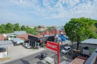 RedDoorz Syariah Near Universitas Negeri Gorontalo 2 Hotels in Dungingi