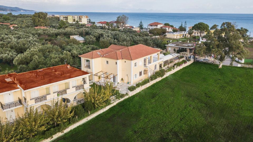 Aphrodite Studios & Apartments