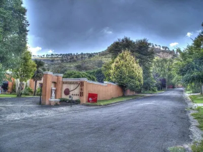 Die Kersiehuis Hotels near Queen Victoria guest farm