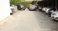 Pinheiros Hotel - parking