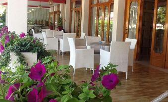 Venti Seaside Adult Hotel