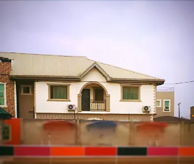 Ggc Luxury Serviced Apartments - Gold Hotels in Ijegun