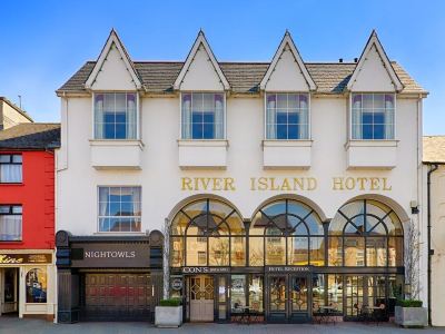 River Island Hotel