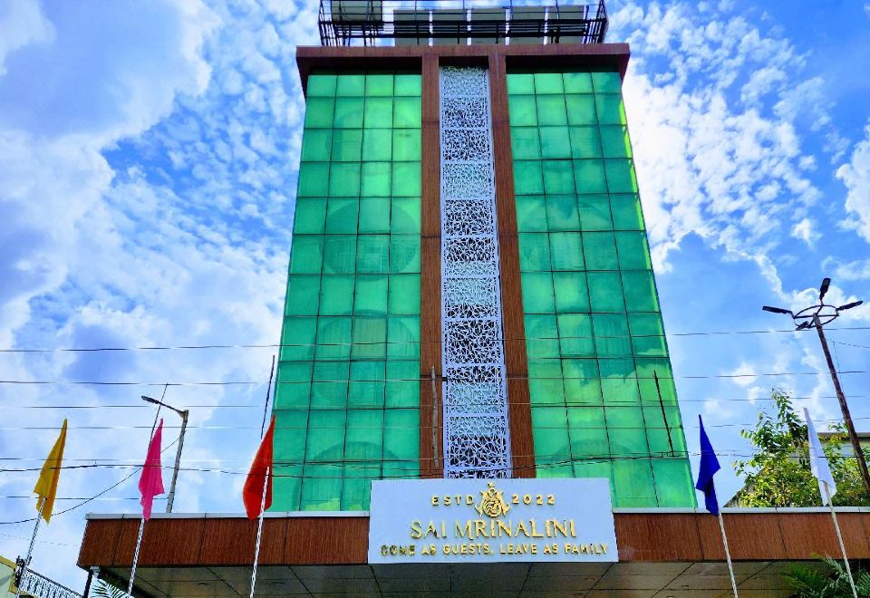 Hotel Sai Mrinalini - Housity