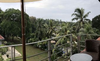 Tropical House - Jungleside Villa