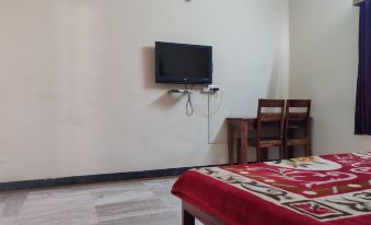 Hotel Leela Nikunj