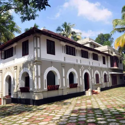 Lake County Heritage Home Hotels near VILLAGE CANOPY | Homestay and venue in kumbalangi