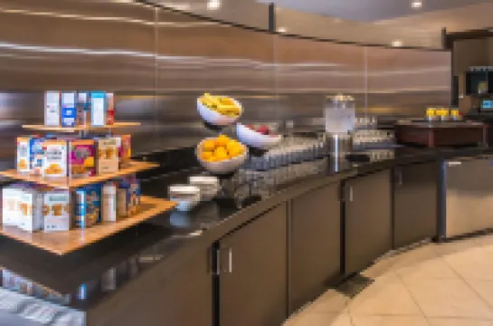 ホリデイ イン オンタリオ エアポート by IHG オンタリオのホテル