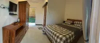 Lope Homestay Hotels in Matawai