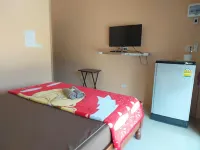 The Niran Guest House Отели в г. Dan Makham Tia